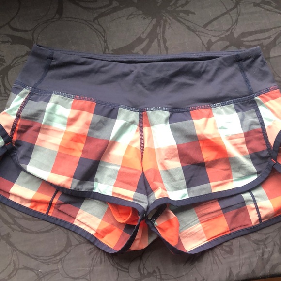 Lululemon shorts Size 2 - Picture 1 of 6
